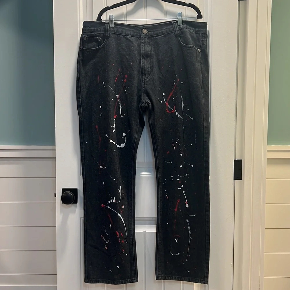 Young, Rich & Famous Black Paint Splattered Denim Jeans.‎ Size 42.